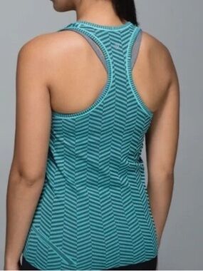 Sold /// Women’s Run Swiftly Tech Racerback Top - Heathered Blue Tropics